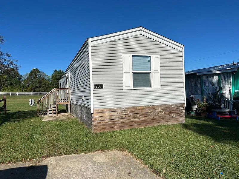 203 S King Charles Ct