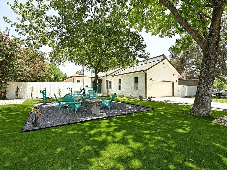 3012 Rochelle Dr — Photo 2