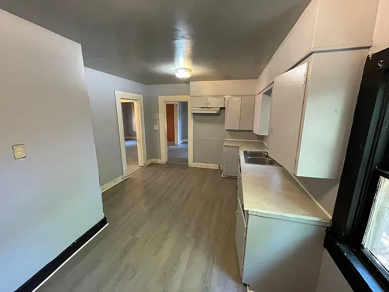 3224 Jackson St — Photo 4