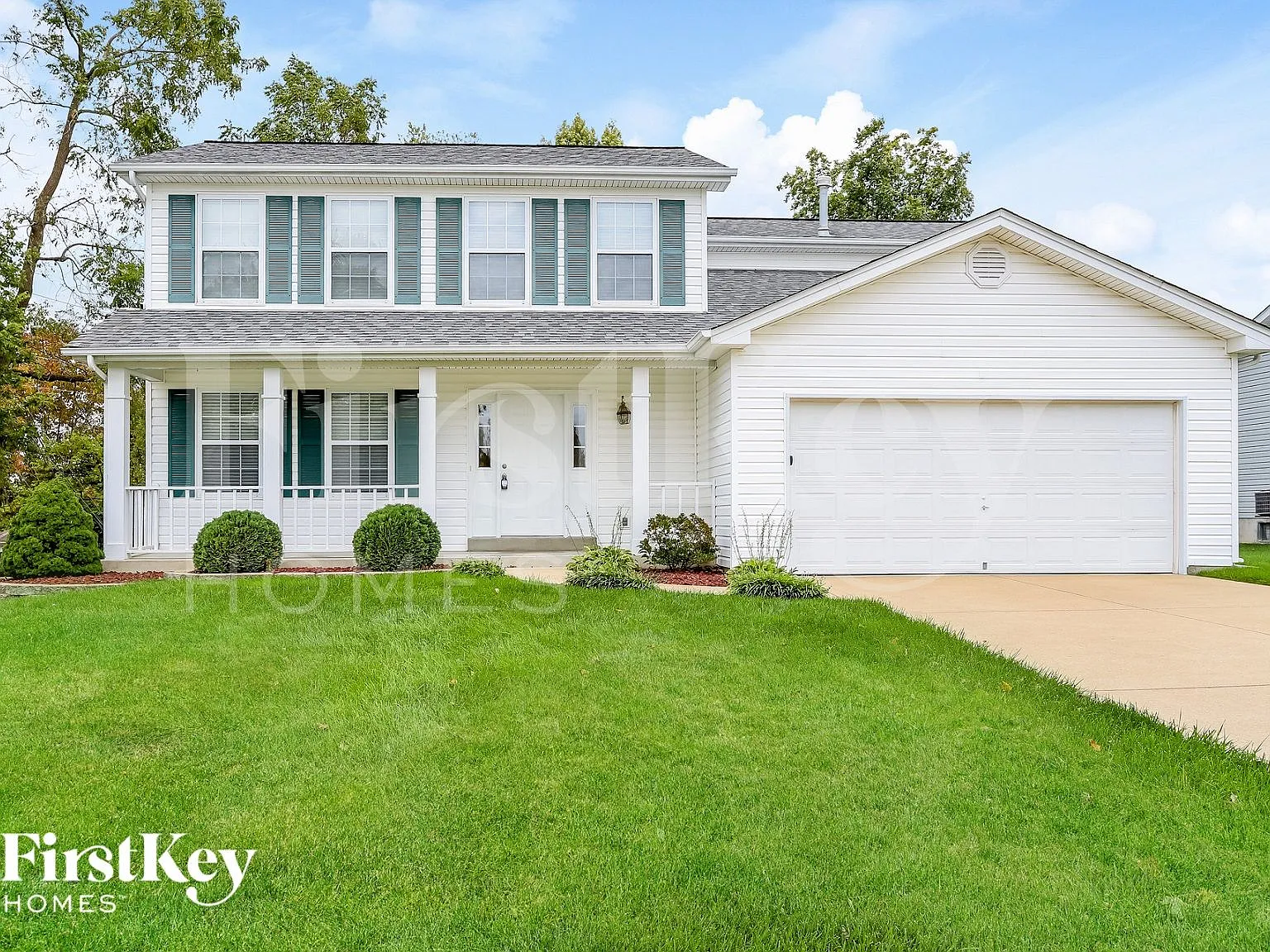 4 bed, 2.5 bath, 1900 sqft, $2,555 — Photo 1