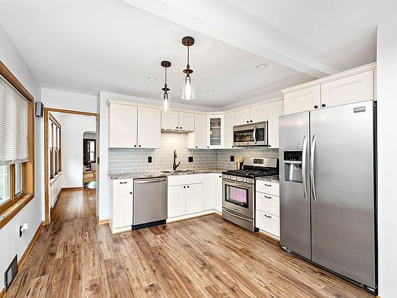 4th image of 4549 Wentworth Ave