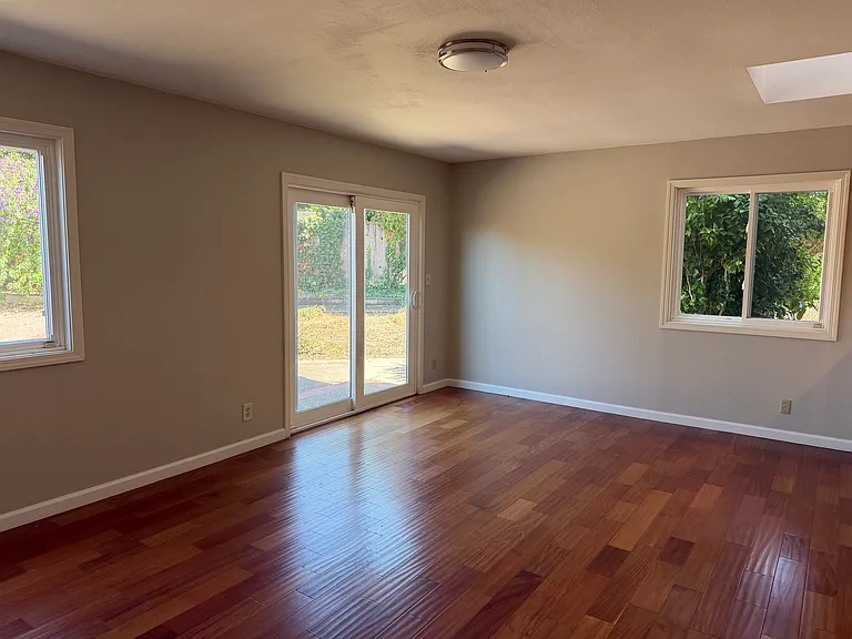1352 Cutforth Ct — Photo 4