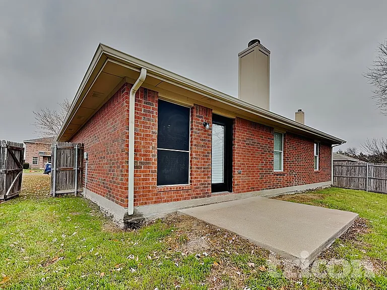 626 Chapman Dr — Photo 15