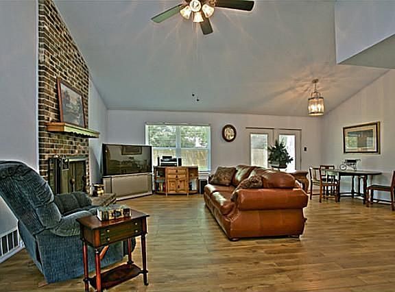 2nd image of 6625 Wooddale Dr
