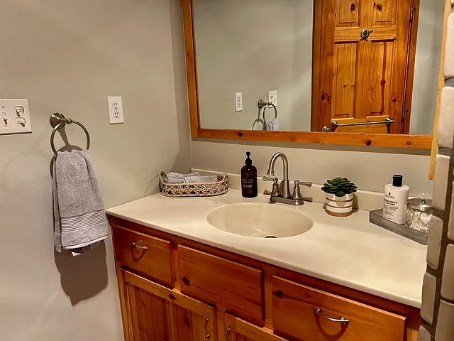 2187 Stanley Hills Dr — Photo 5
