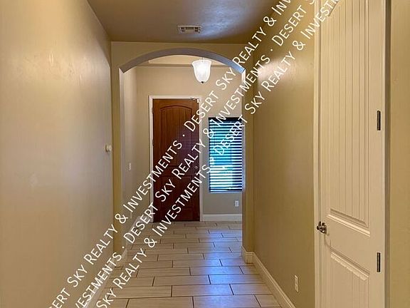 2nd image of 1915 Villa Napoli Loop W