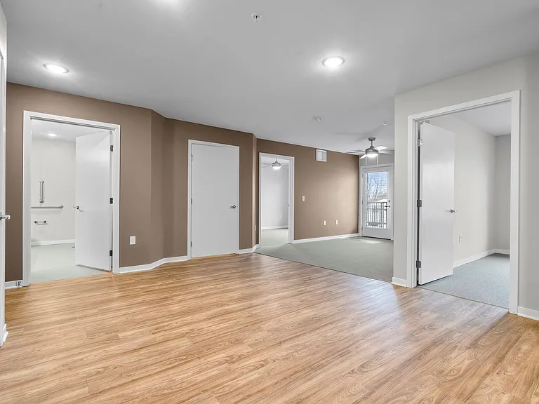 Coral North Apartments — Photo 7