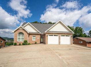 223 Foothills Ln, Morgantown, WV 26508