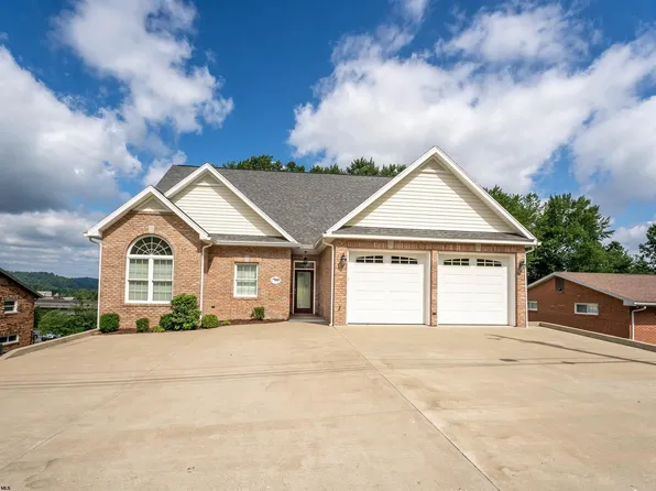 223 Foothills Ln, Morgantown, WV 26508