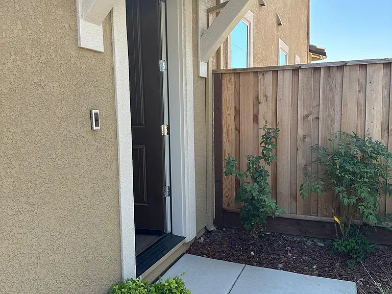 5848 Placer Dr — Photo 3