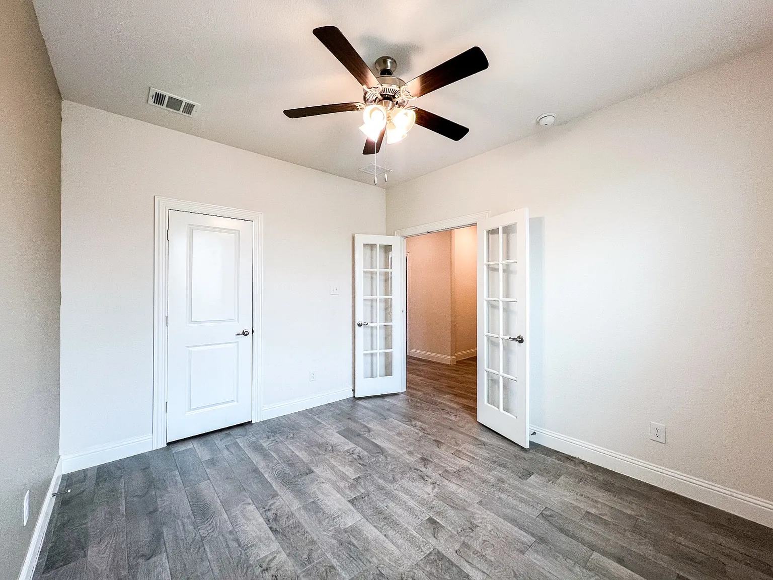 5 bed, 2962 sqft, $3,400 — Photo 3