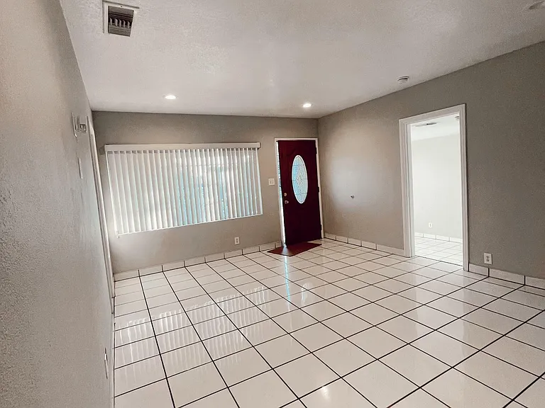 11909 Excelsior Dr — Photo 1