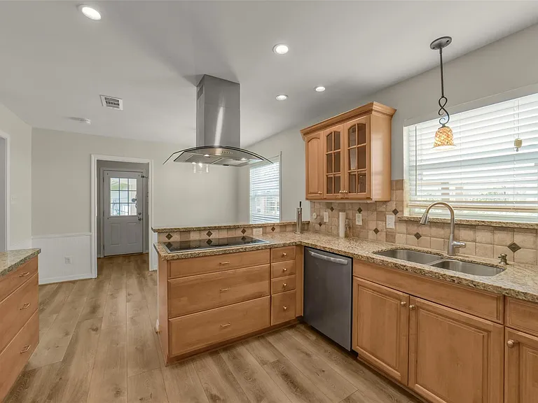 14915 Chadbourne Dr — Photo 19