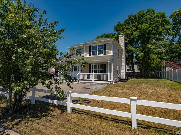 2163 Sunrise Highway, Islip, NY 11751