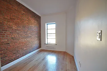 Rented by CITY SKYLINE REALTY INC