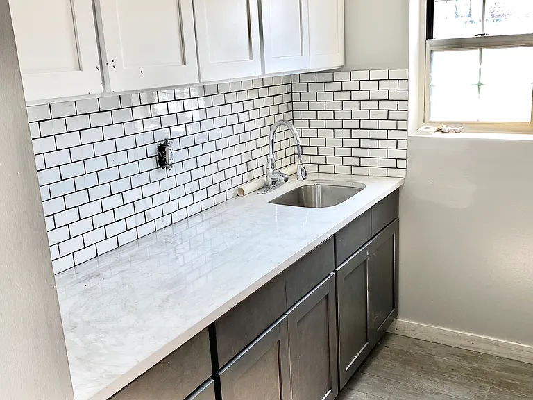 495 Valley St #24 — Photo 4