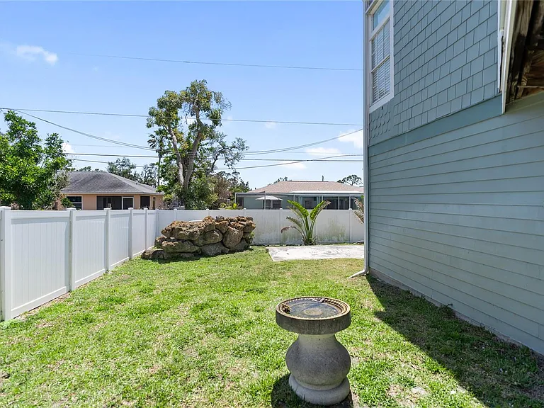 861 Nectar Rd — Photo 5