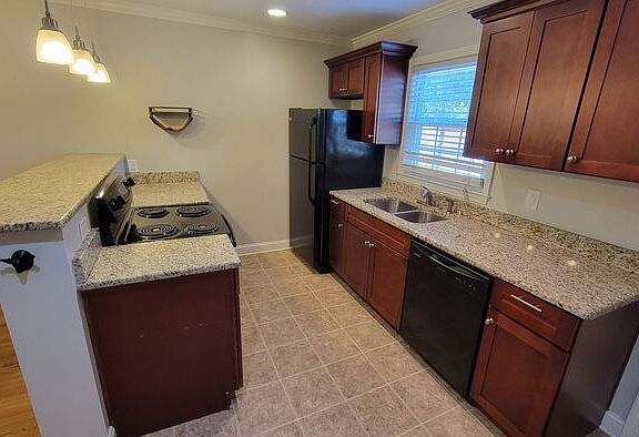 5th image of 409 Pinckney St APT 1B