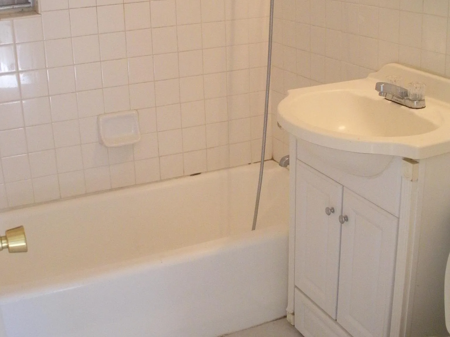 3 bed, 900 sqft, $1,700 — Photo 4