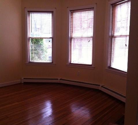 5th image of 7 Iroquois St #Array