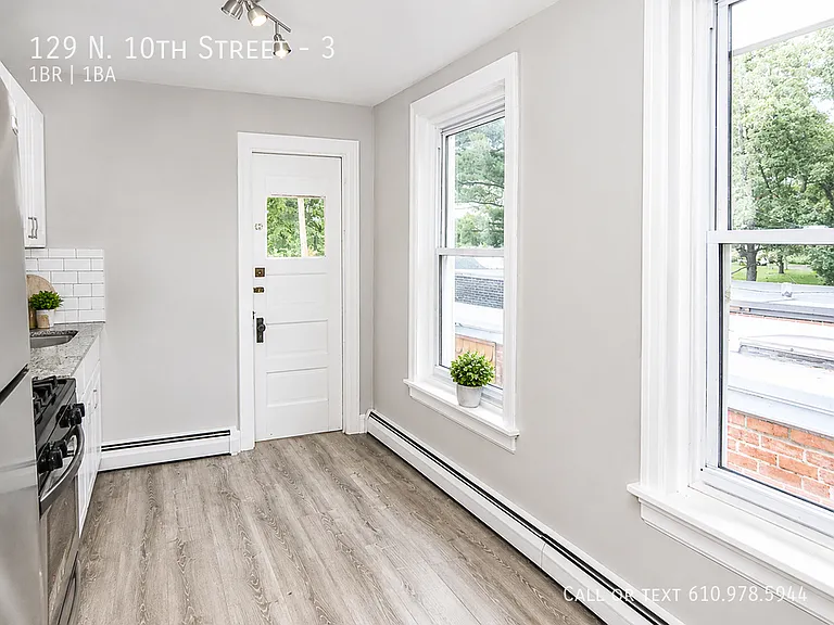 129 N 10th St #3 — Photo 5