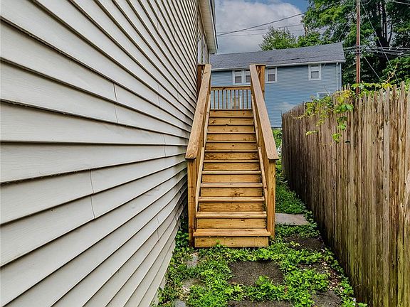4th image of 104 Oak Street