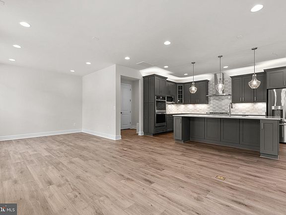 5th image of 23139 Glenwood Heights Cir