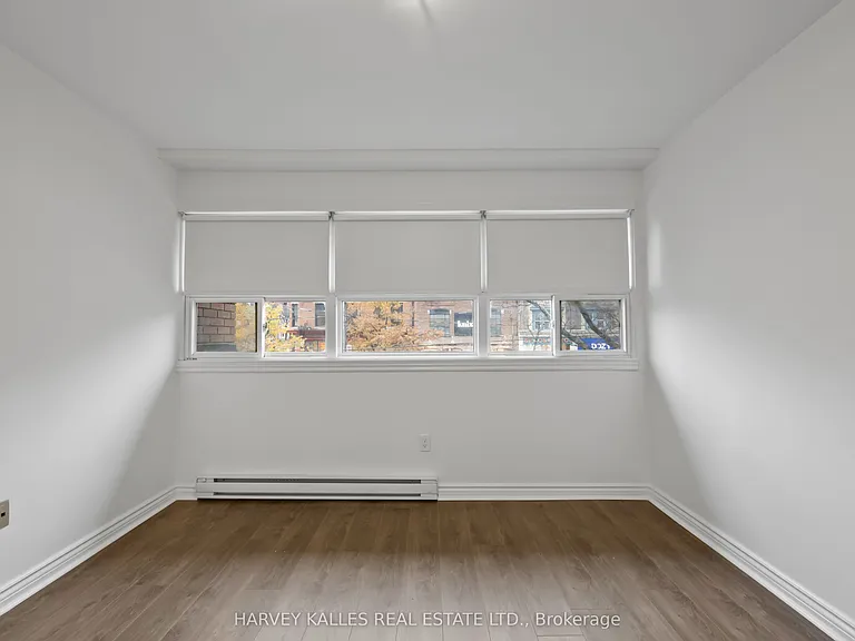353 Queen St W #10 — Photo 16