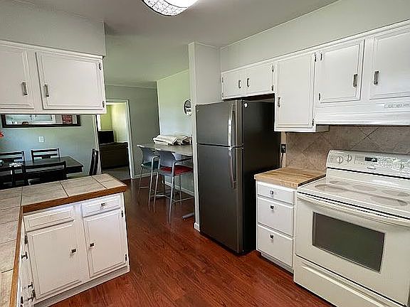 3rd image of 1267 Perkins Ave NE