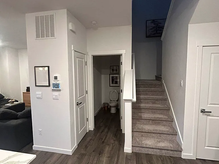 721 N Tempe St — Photo 7
