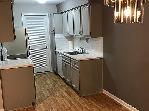 5th image of 15901 N Franklin Dr