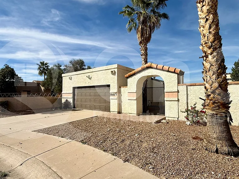 1510 E Taro Ln — Photo 3