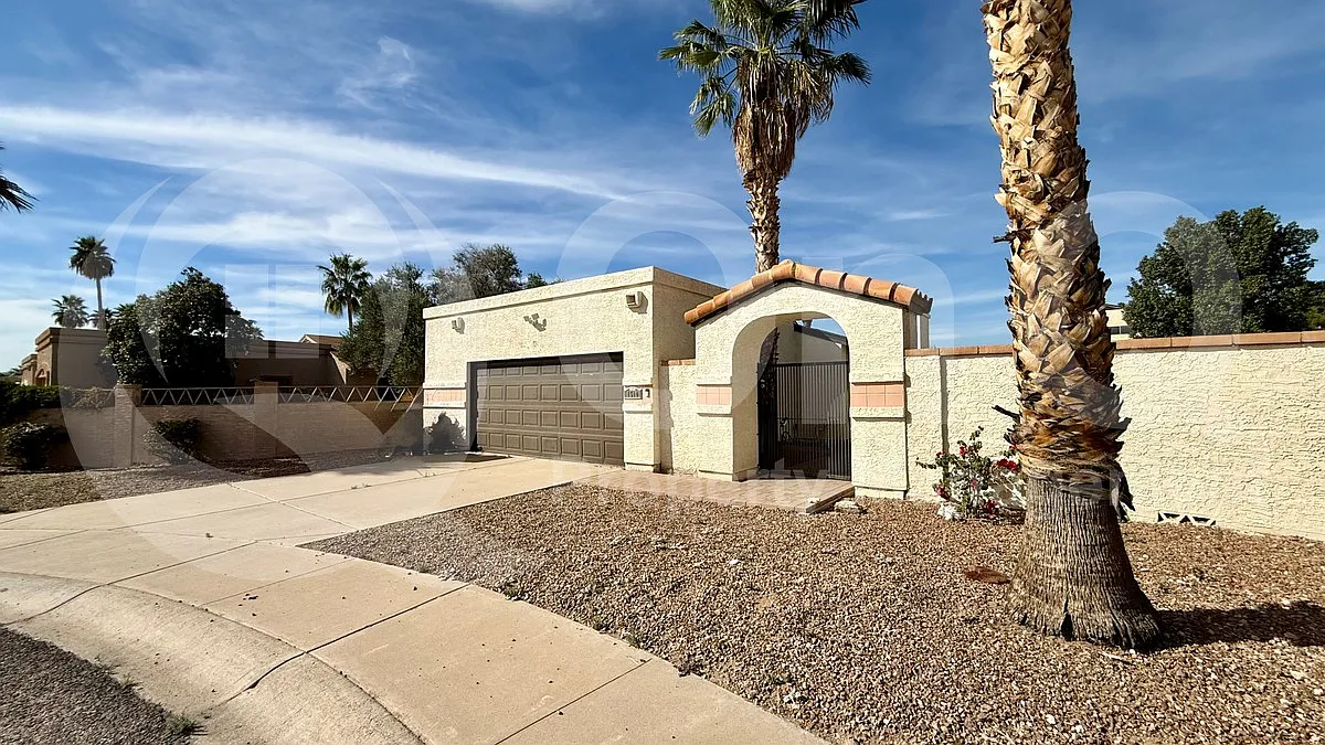 Building Photo - 1510 E Taro Ln