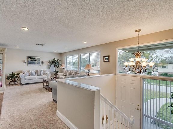 5th image of 3625 Miriam Dr