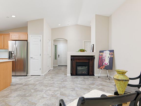 3rd image of 414 Spring Creek Drive