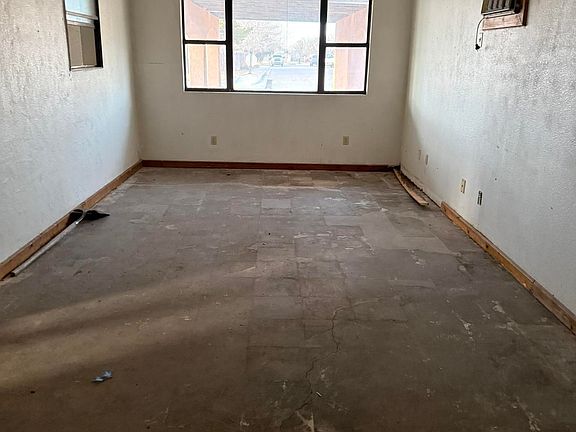 4th image of 901 W Cannon Ave