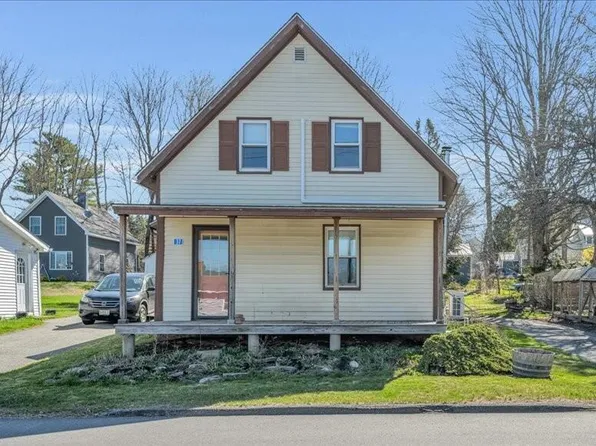 37 Pine Street, Bucksport, ME 04416