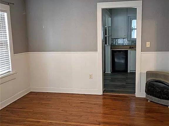 5th image of 423 Iowa St