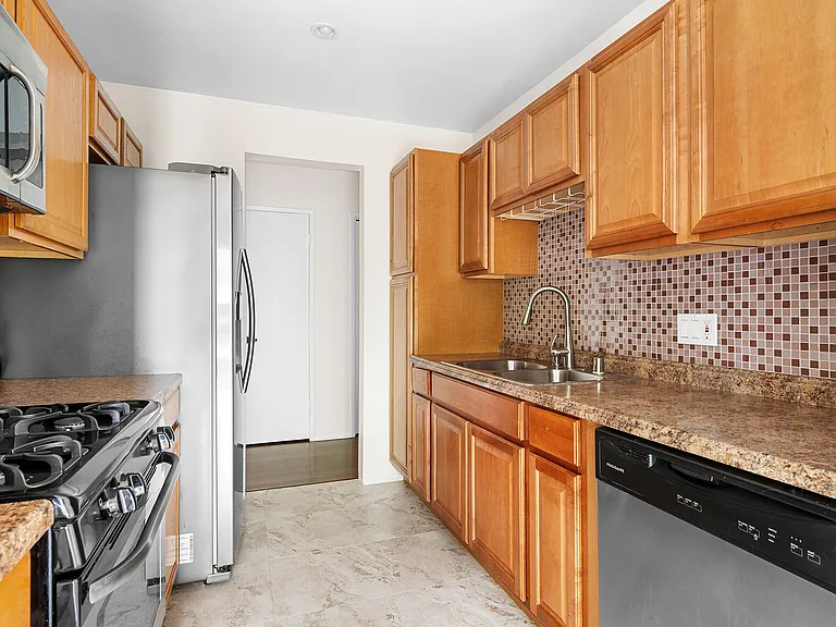 15344 Weddington St #202 — Photo 10