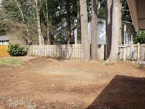 2nd image of 16925 NE Glisan St