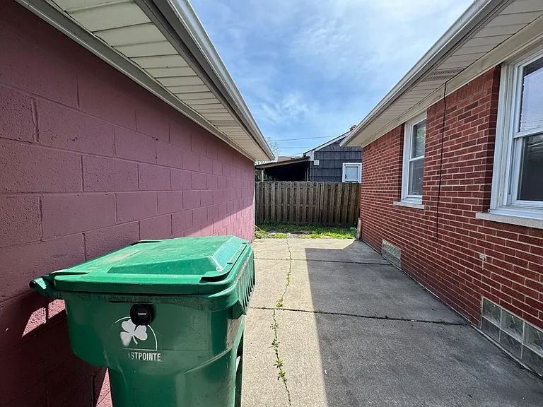 14615 Stephens Rd — Photo 20
