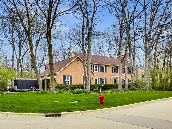 3rd image of 8 Exmoor Ln