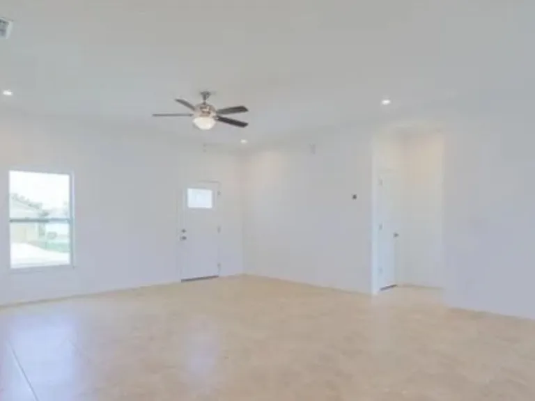 118 Pompei Dr — Photo 8