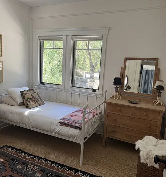 220 France Cir — Photo 16
