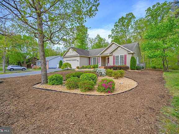 Easy-to-care-for bedded plantings