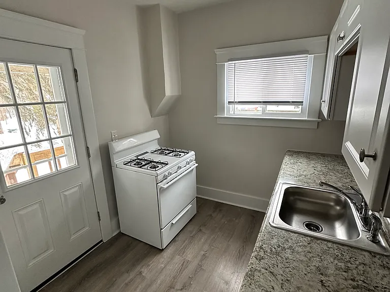 341 W Main St — Photo 6