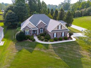 7780 Spring Hollow Dr, Belews Creek, NC 27009