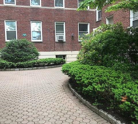 2nd image of 74 Larchmont Acres #D