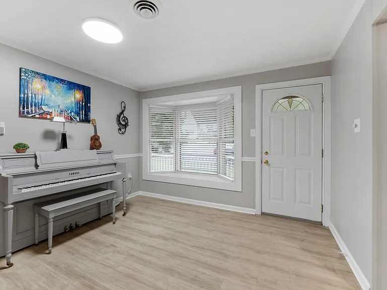 3361 Glebe Dr — Photo 15