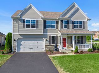 890 Stratford Dr, North Aurora, IL 60542